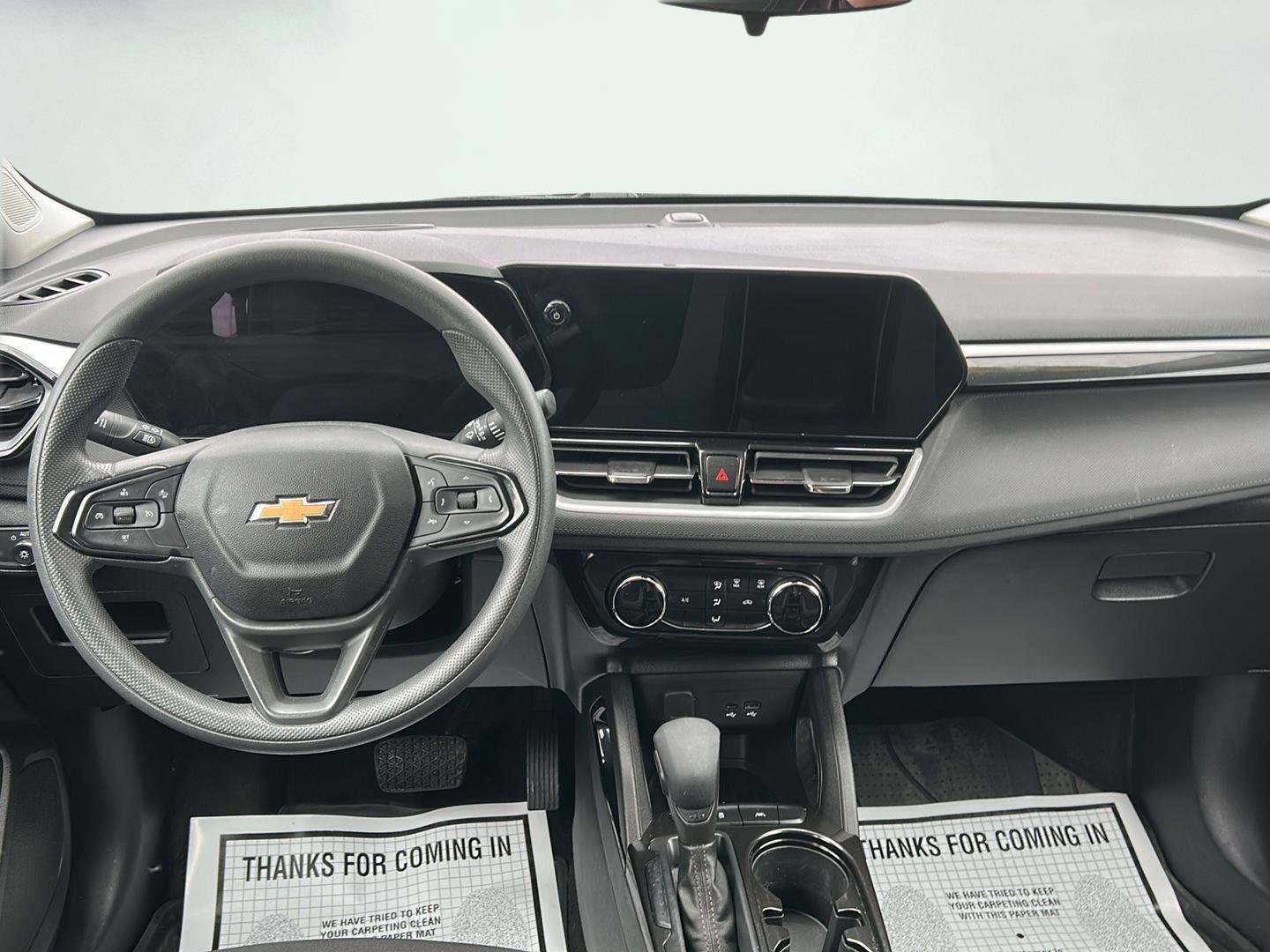 Used 2024 Chevrolet TrailBlazer LT w/ Driver Confidence Package FWD image 9
