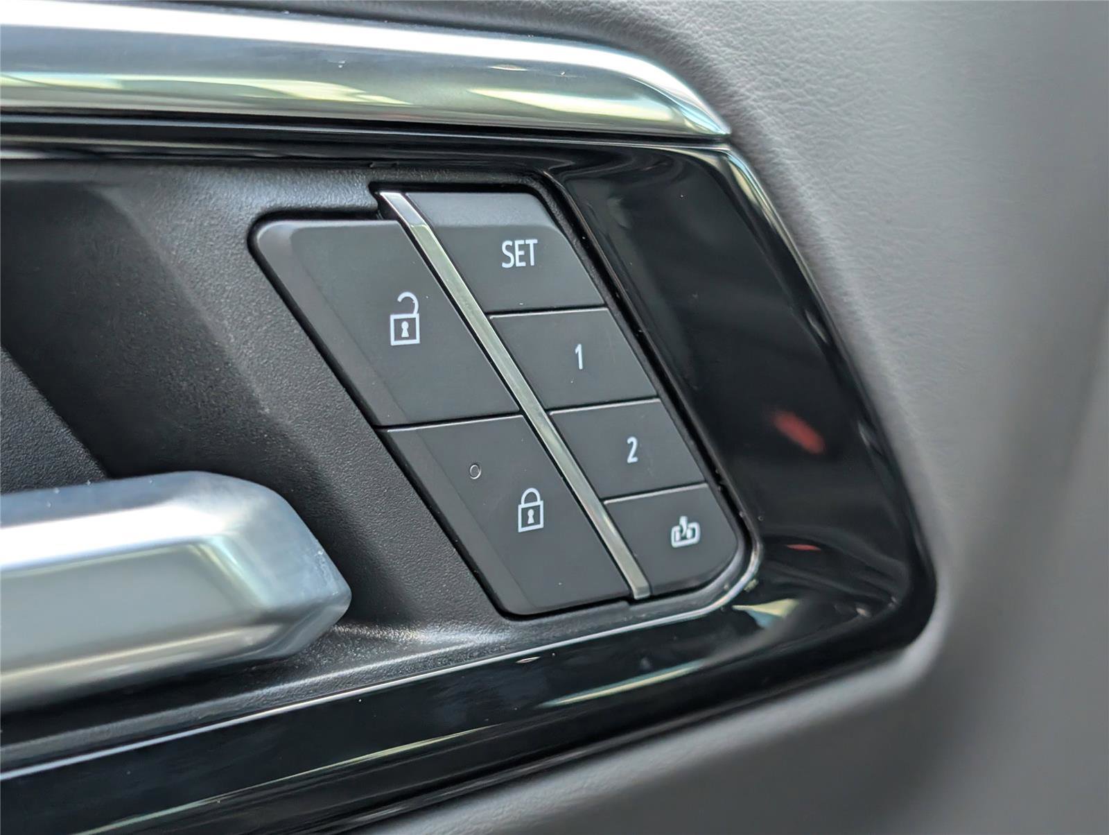Used 2025 Chevrolet Tahoe Z71 w/ Z71 Off-Road Package image 15