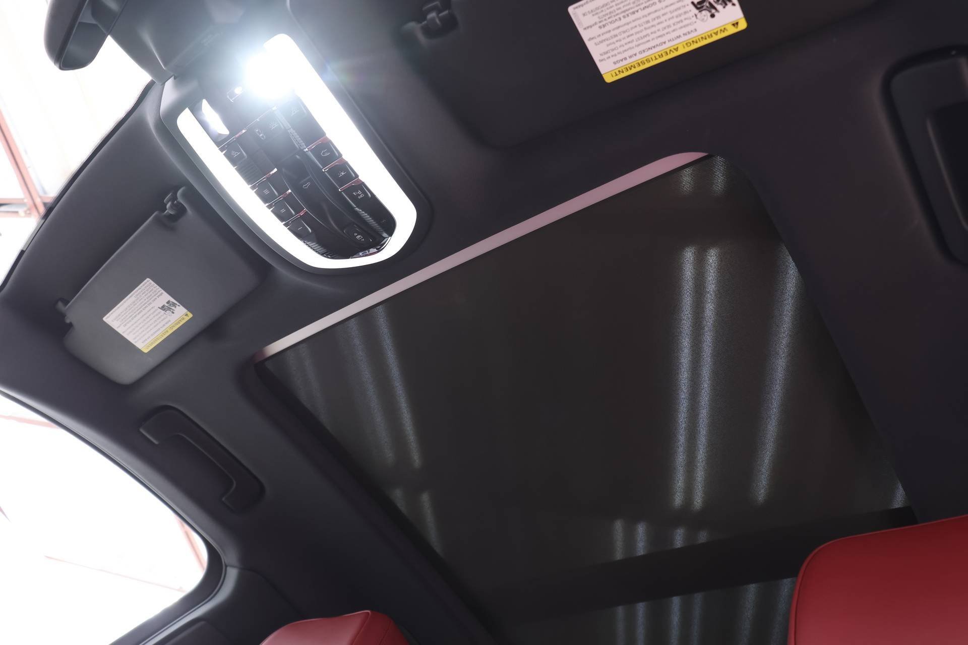 Used 2025 Porsche Macan image 23