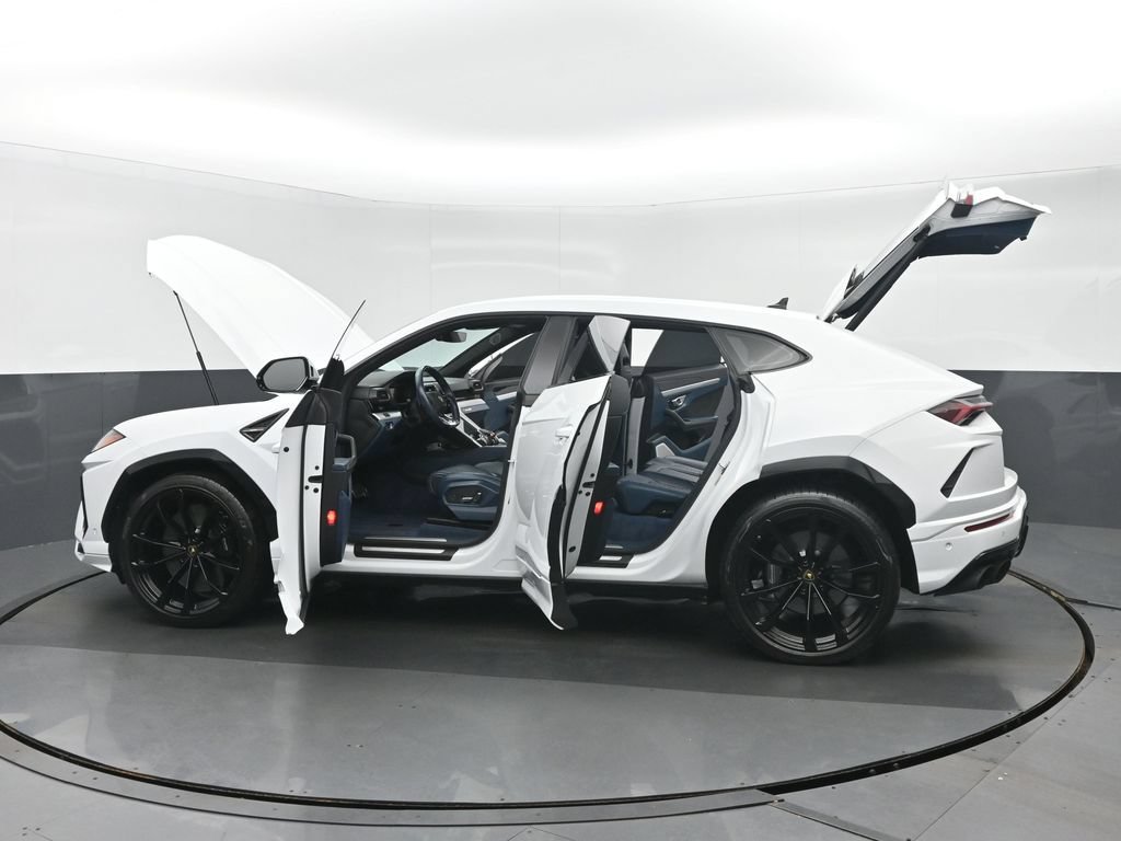 Used 2020 Lamborghini Urus AWD/4WD image 43