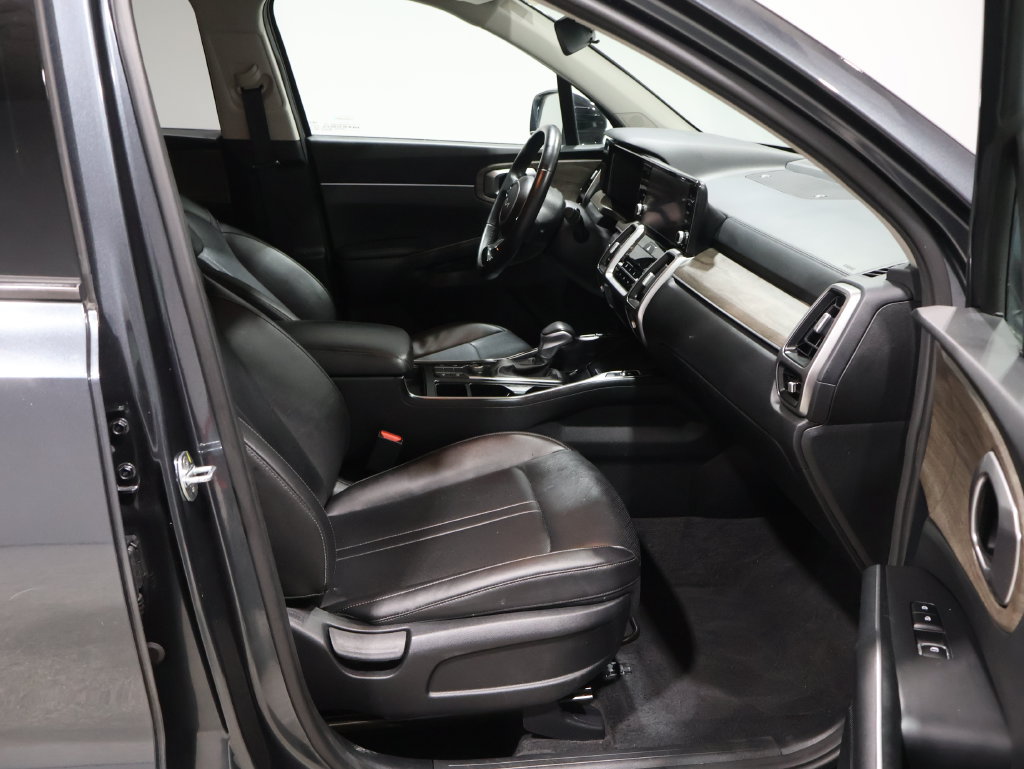 Used 2022 Kia Sorento S AWD/4WD image 25