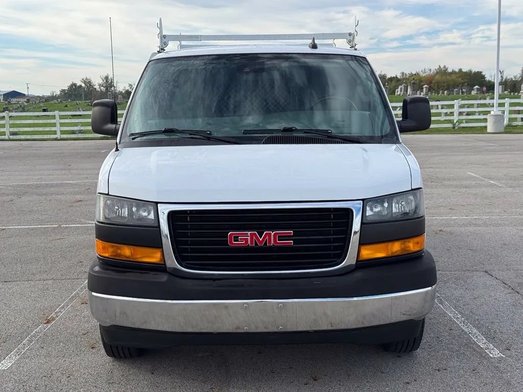 Used 2020 GMC Savana 3500 Extended w/ Driver Convenience Package RWD image 2