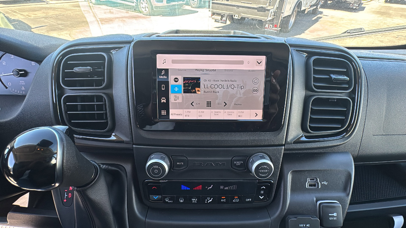 New 2026 RAM ProMaster 2500 w/ Convenience Group image 16