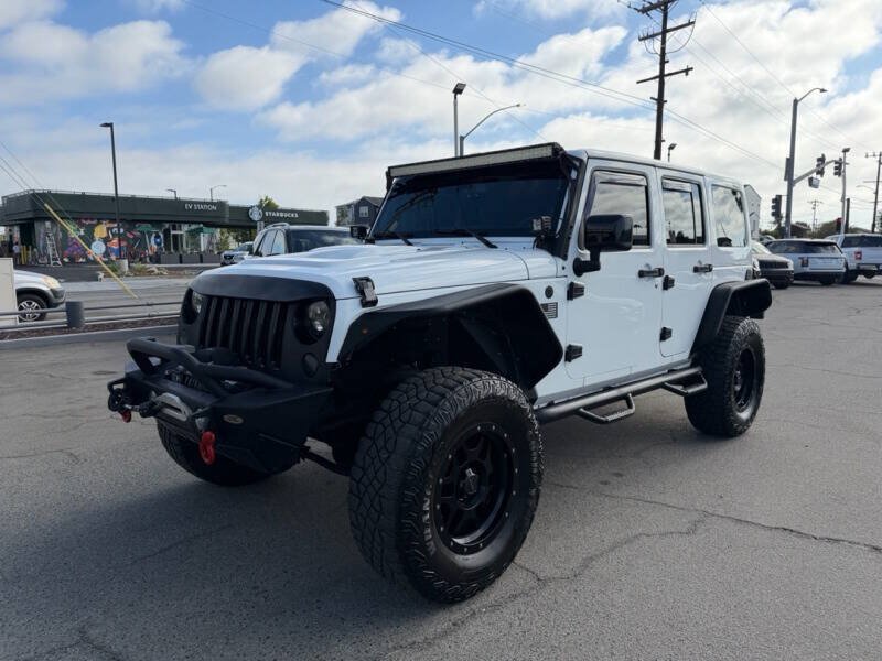 Used 2015 Jeep Wrangler Unlimited Sahara AWD/4WD image 2