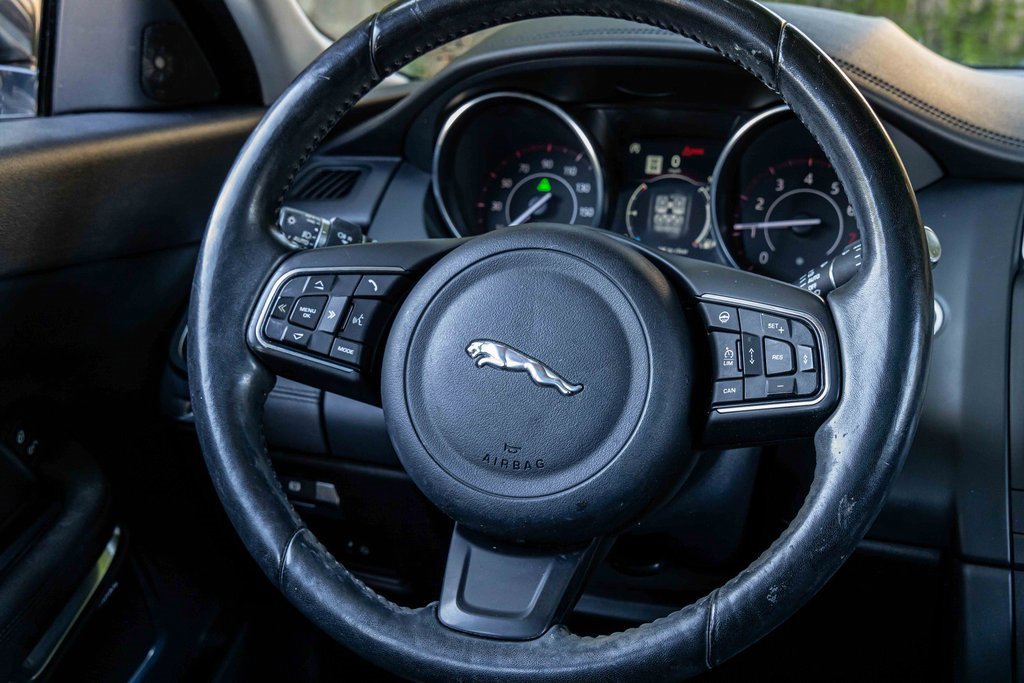 Used 2018 Jaguar E-PACE S image 13
