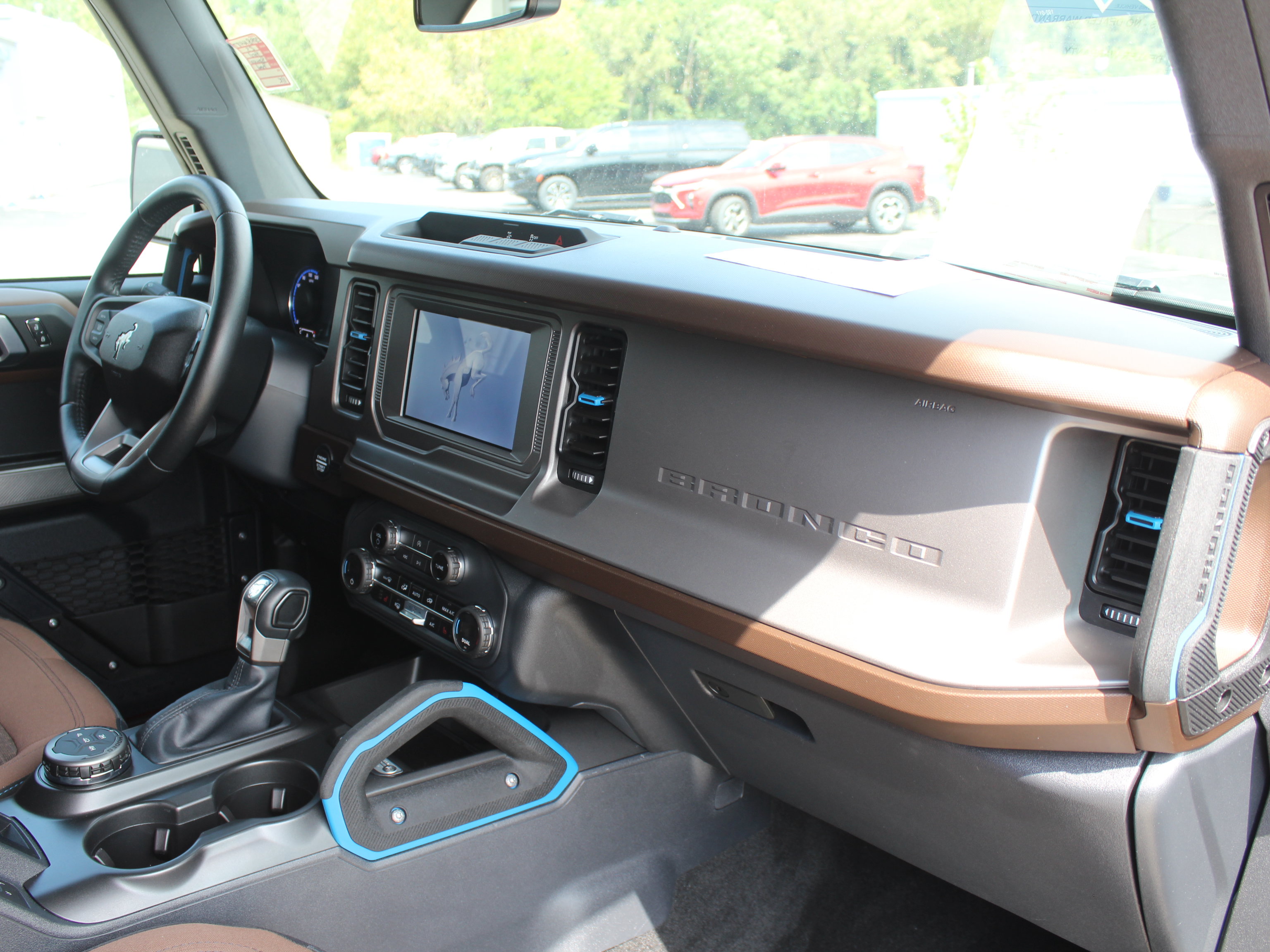 Used 2023 Ford Bronco Outer Banks AWD/4WD image 28
