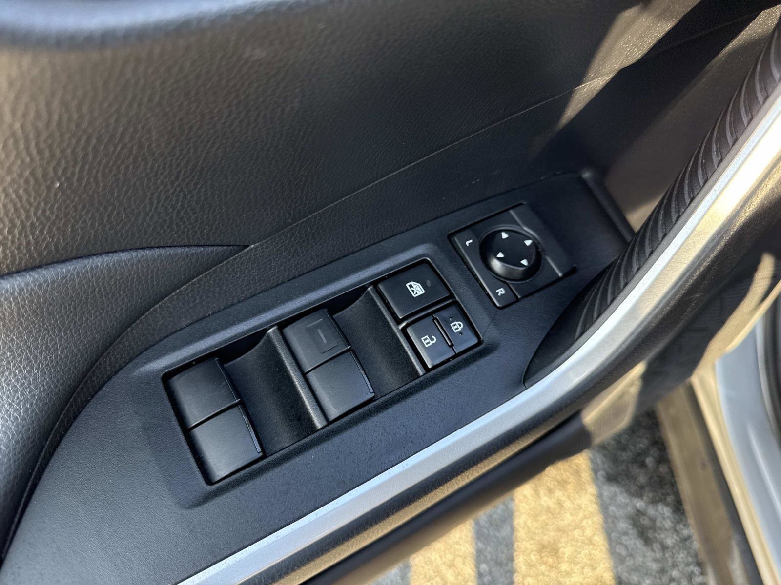 Used 2021 Toyota RAV4 XLE image 18