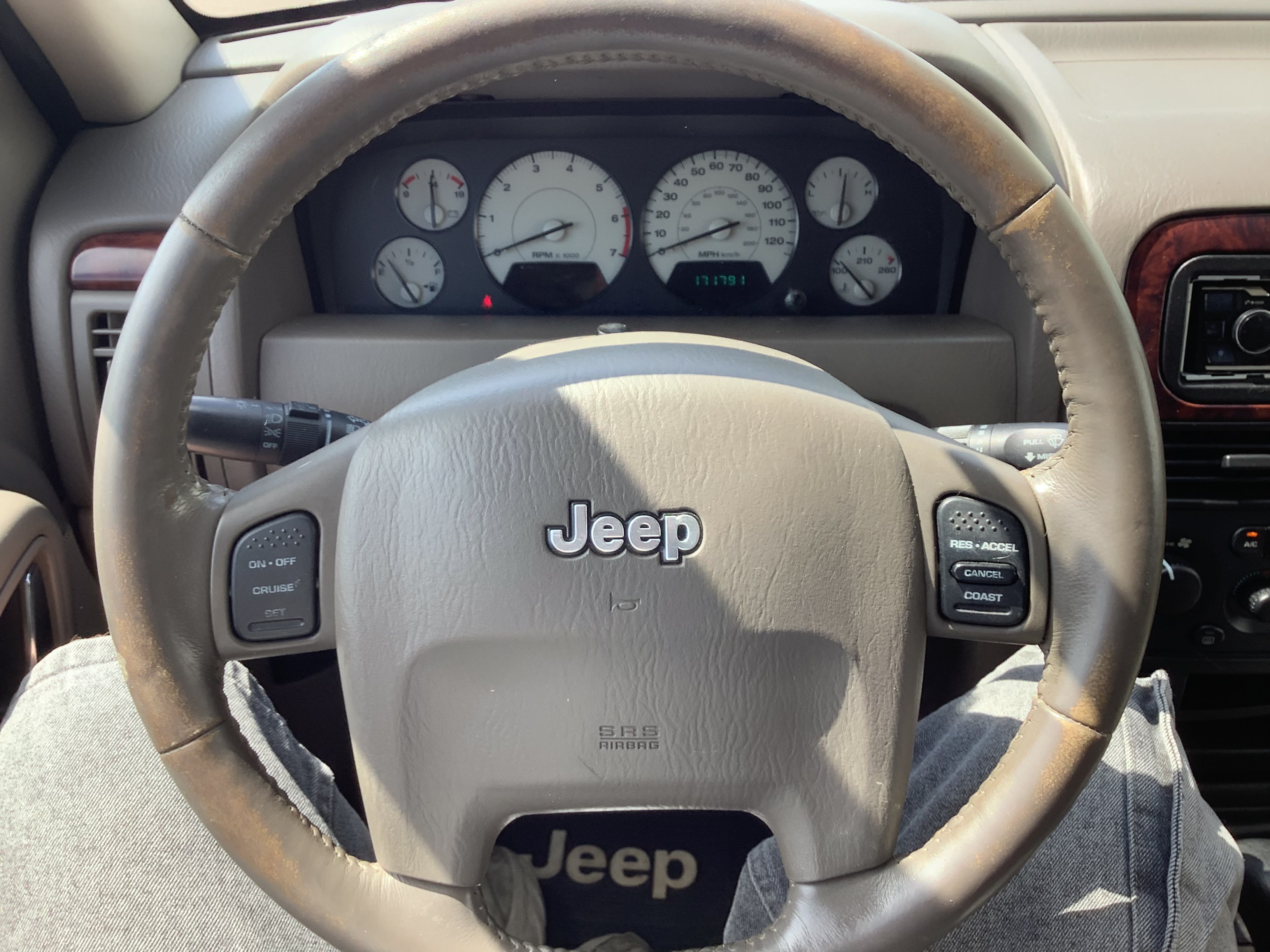 Used 2004 Jeep Grand Cherokee Limited w/ Trailer Tow Group IV AWD/4WD image 12
