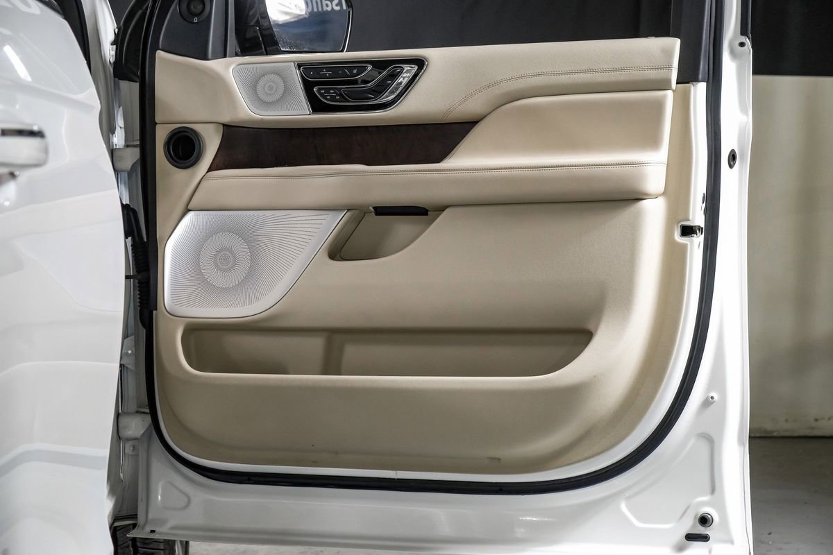 Used 2020 Lincoln Navigator L Reserve w/ Luxury Package image 36