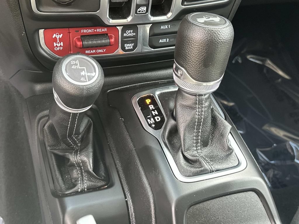 Used 2025 Jeep Wrangler Unlimited Rubicon w/ Convenience Group AWD/4WD image 22