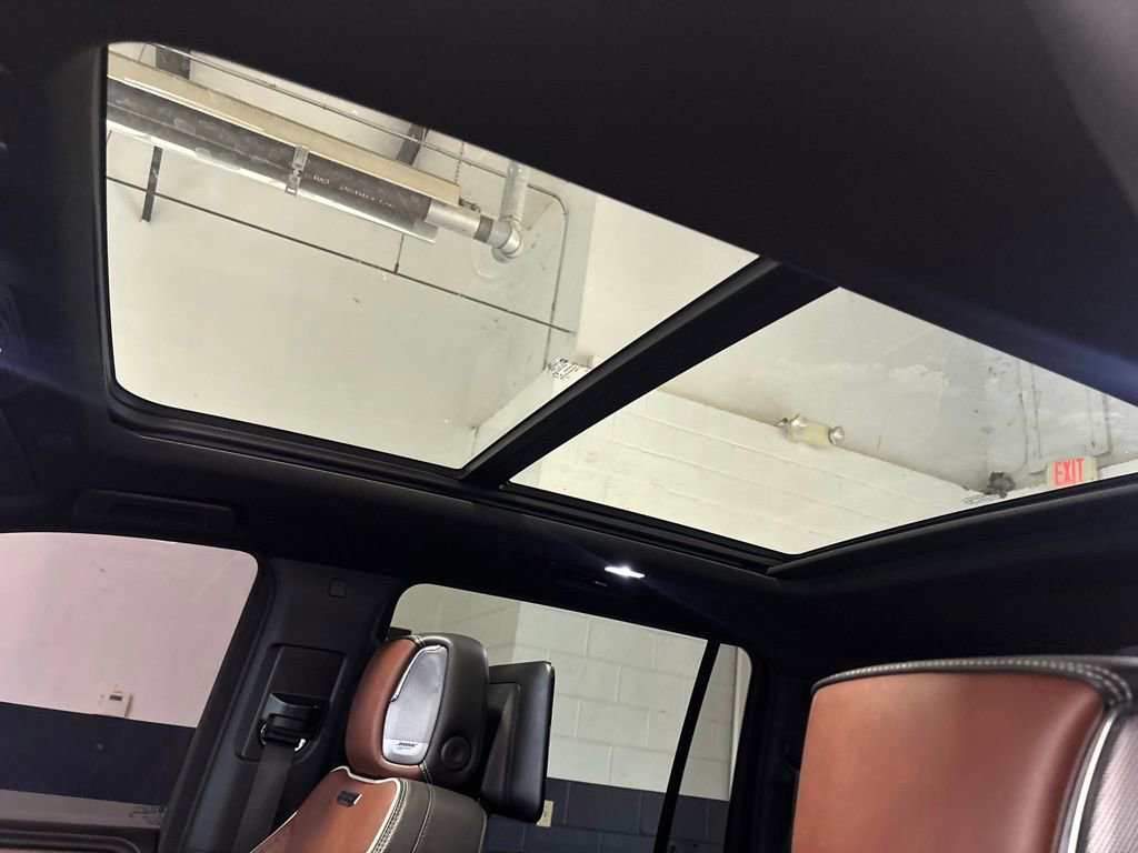 Used 2023 GMC Yukon XL Denali Ultimate image 4
