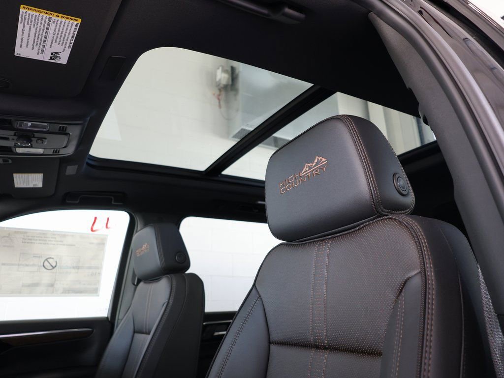 New 2025 Chevrolet Suburban High Country image 25