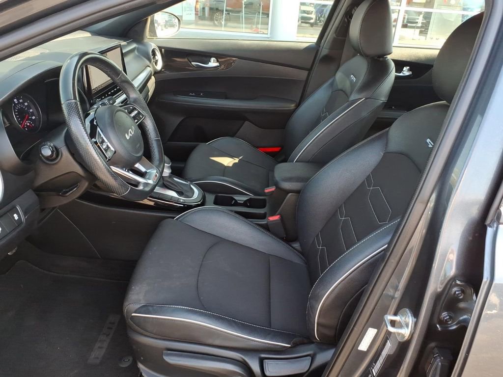Used 2023 Kia Forte GT-Line w/ GT-Line Technology Package image 10