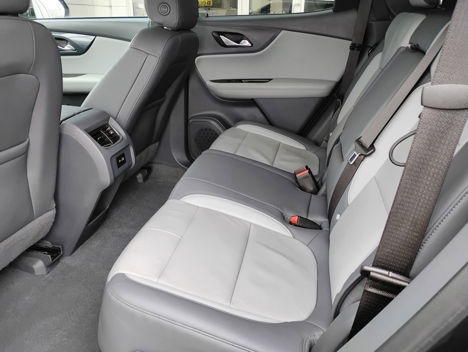 Used 2019 Chevrolet Blazer LT image 16