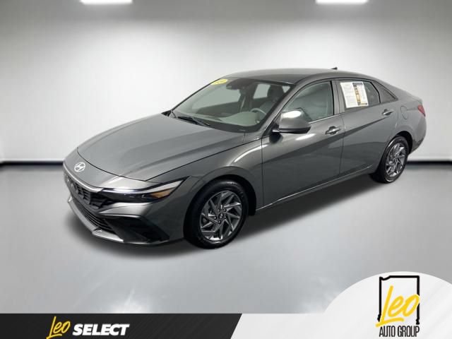 Used 2024 Hyundai Elantra SEL FWD video 1