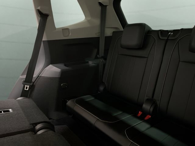 Used 2022 Volkswagen Tiguan SE FWD image 70