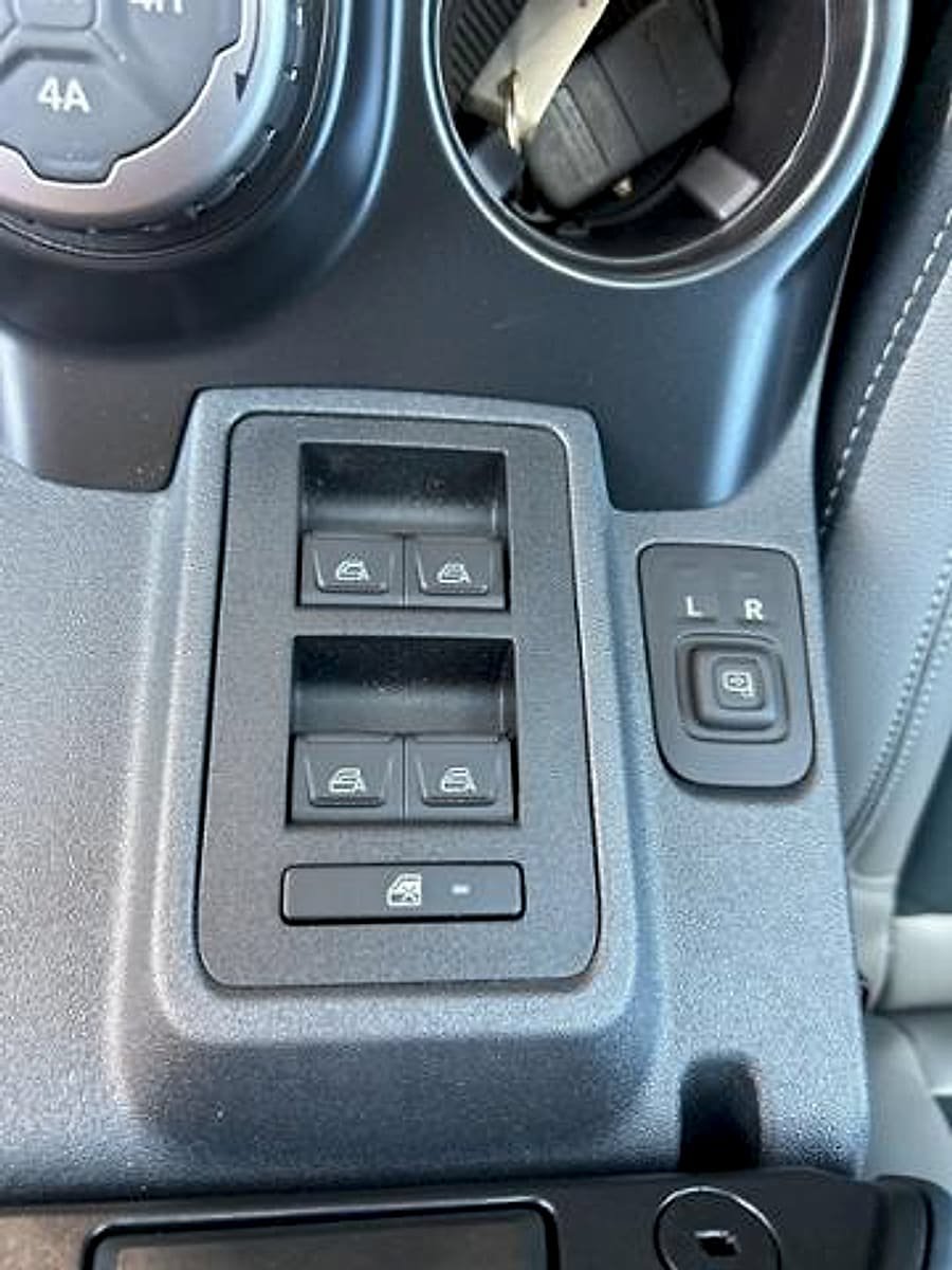 New 2024 Ford Bronco Outer Banks w/ Sasquatch Package AWD/4WD image 24