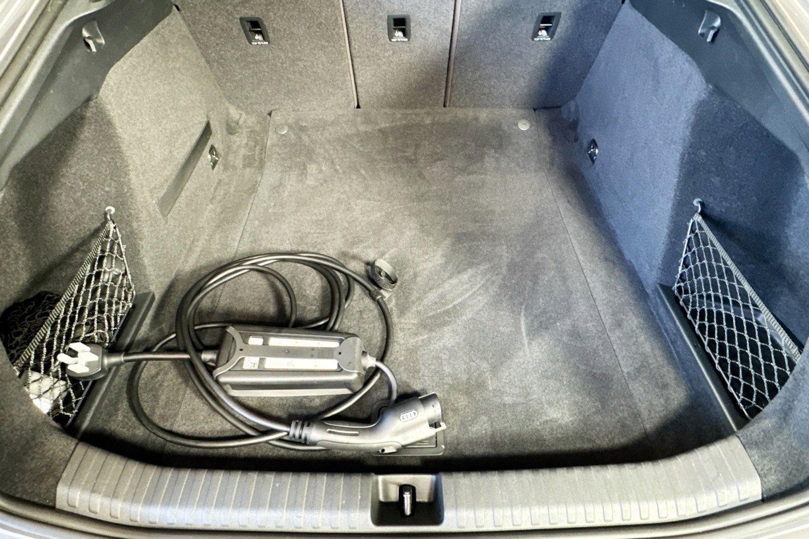 Used 2025 Audi A6 e-tron Premium w/ Convenience Package image 23