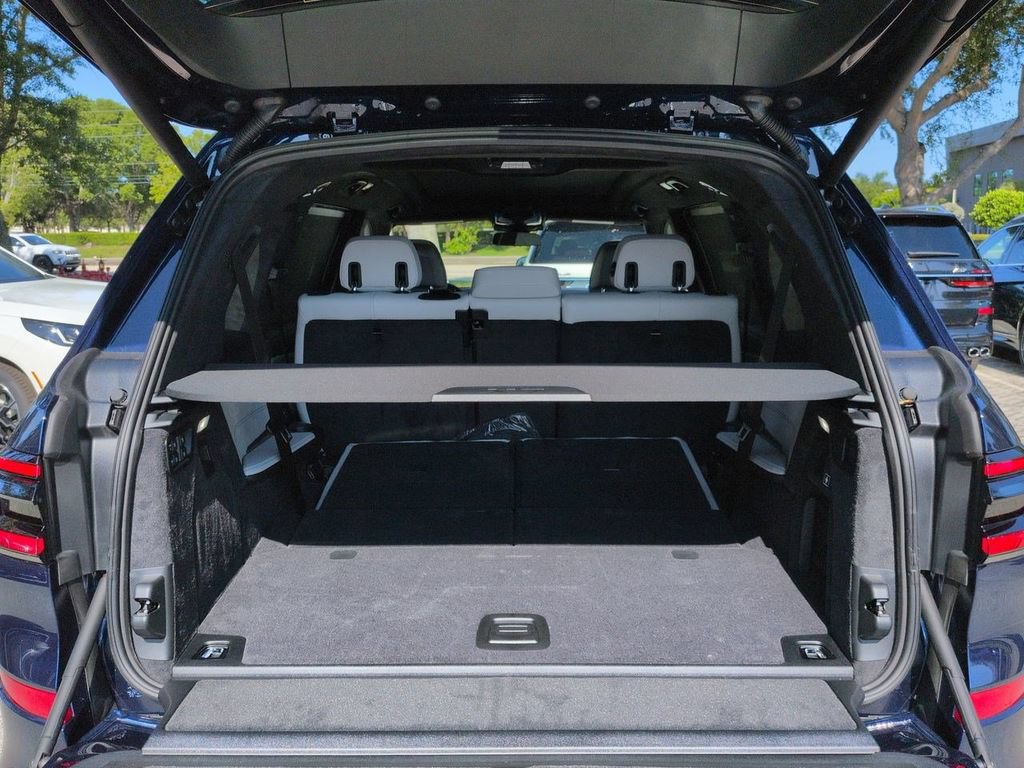 New 2027 BMW X7 xDrive40i w/ Executive Package AWD/4WD image 13