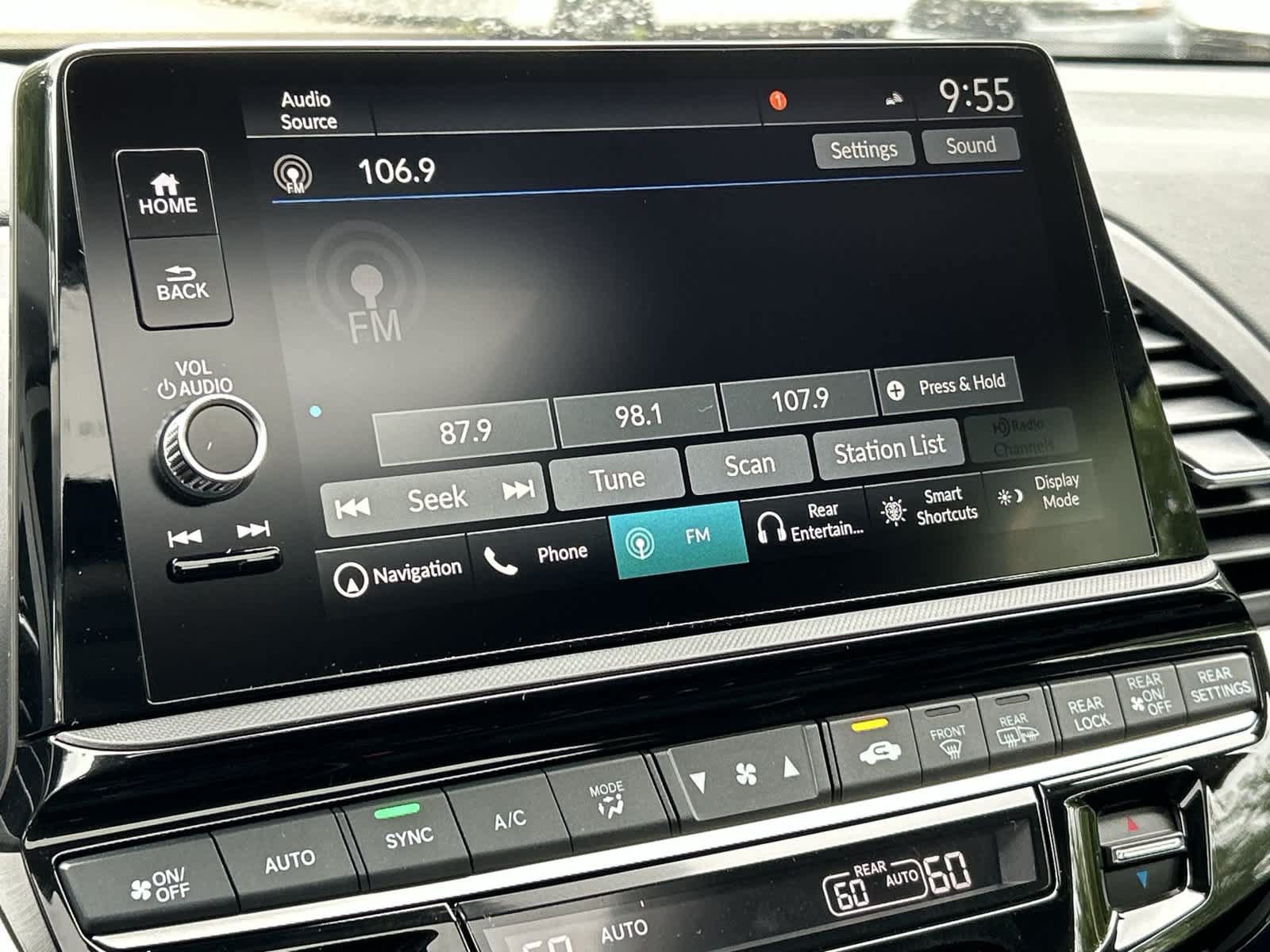 New 2026 Honda Odyssey Touring image 17