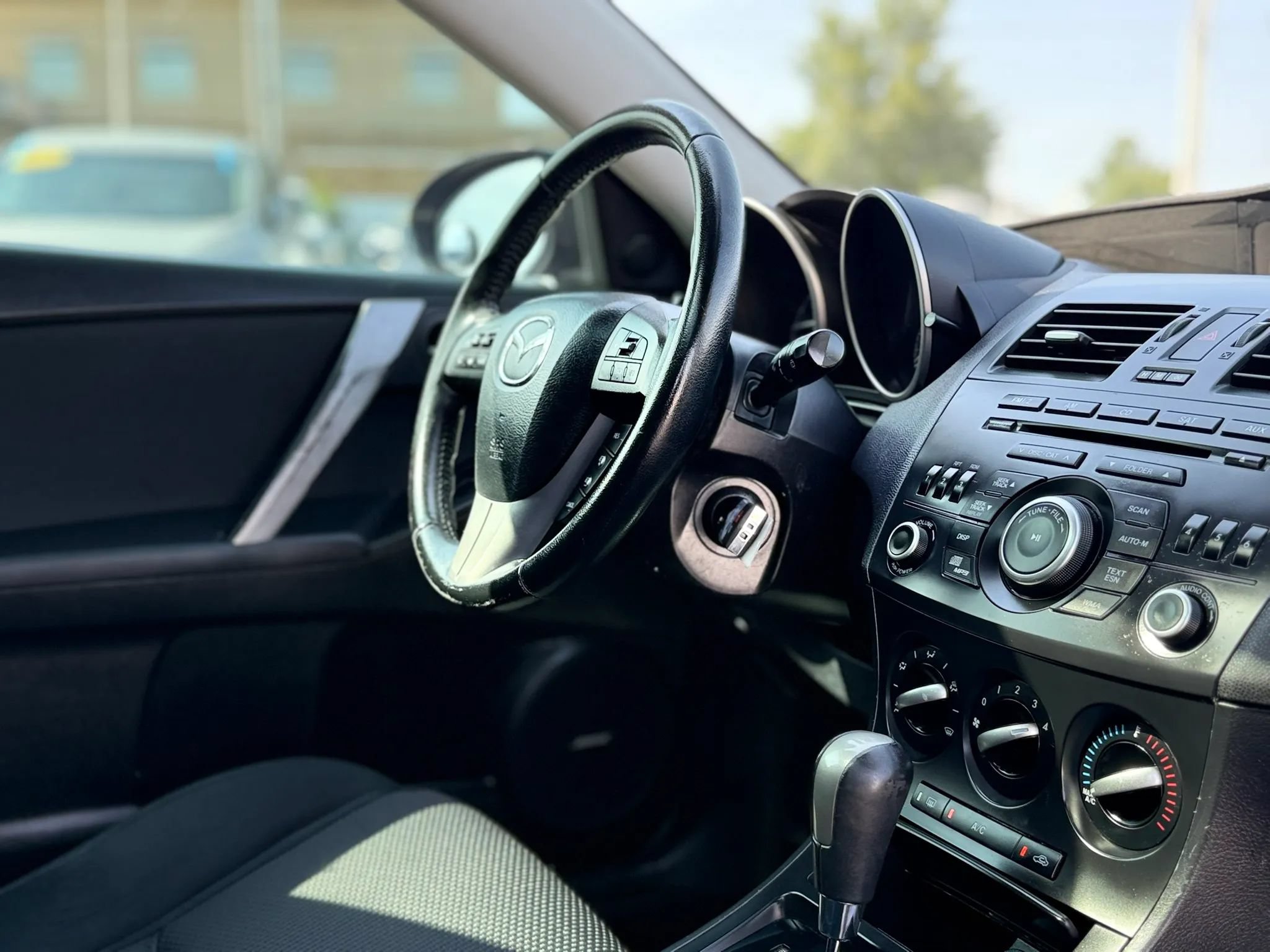 Used 2012 MAZDA MAZDA3 s Touring FWD image 25