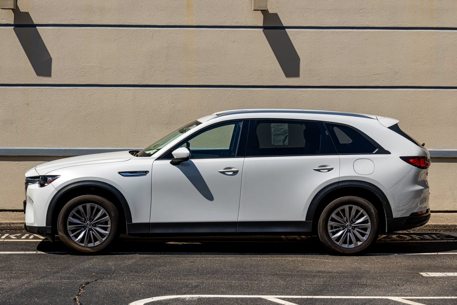Used 2024 MAZDA CX-90 Plug-In Hybrid w/ Preferred AWD/4WD image 5