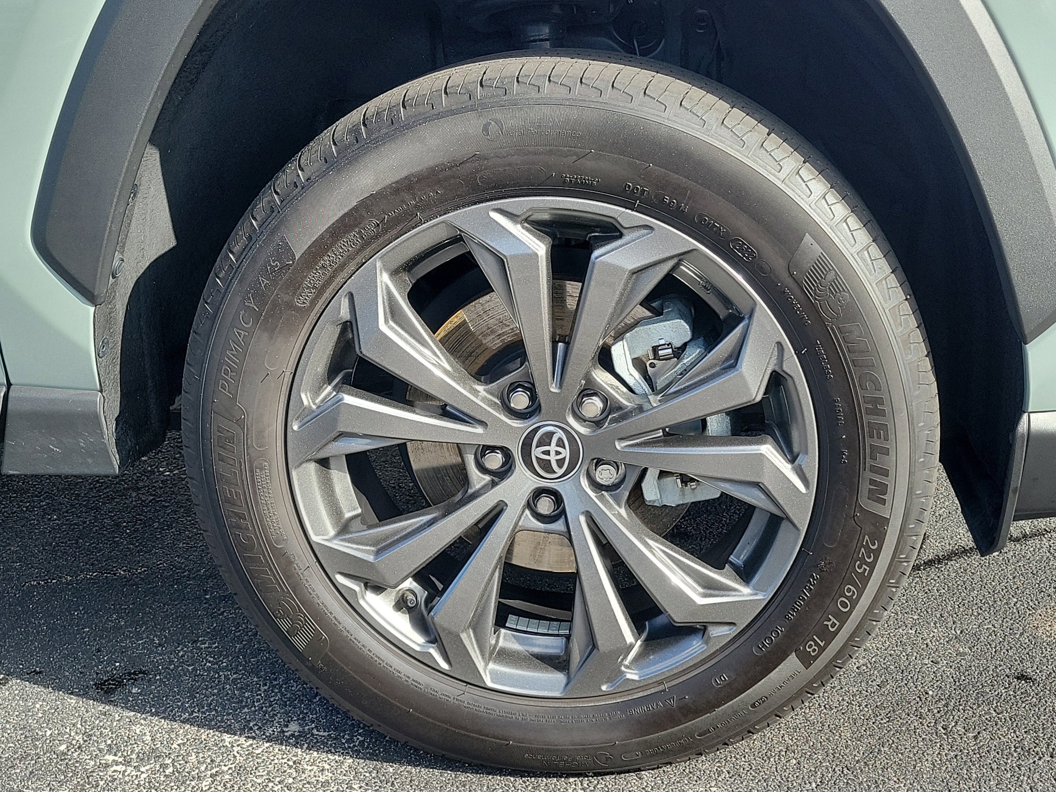 Used 2022 Toyota RAV4 XLE Premium image 7