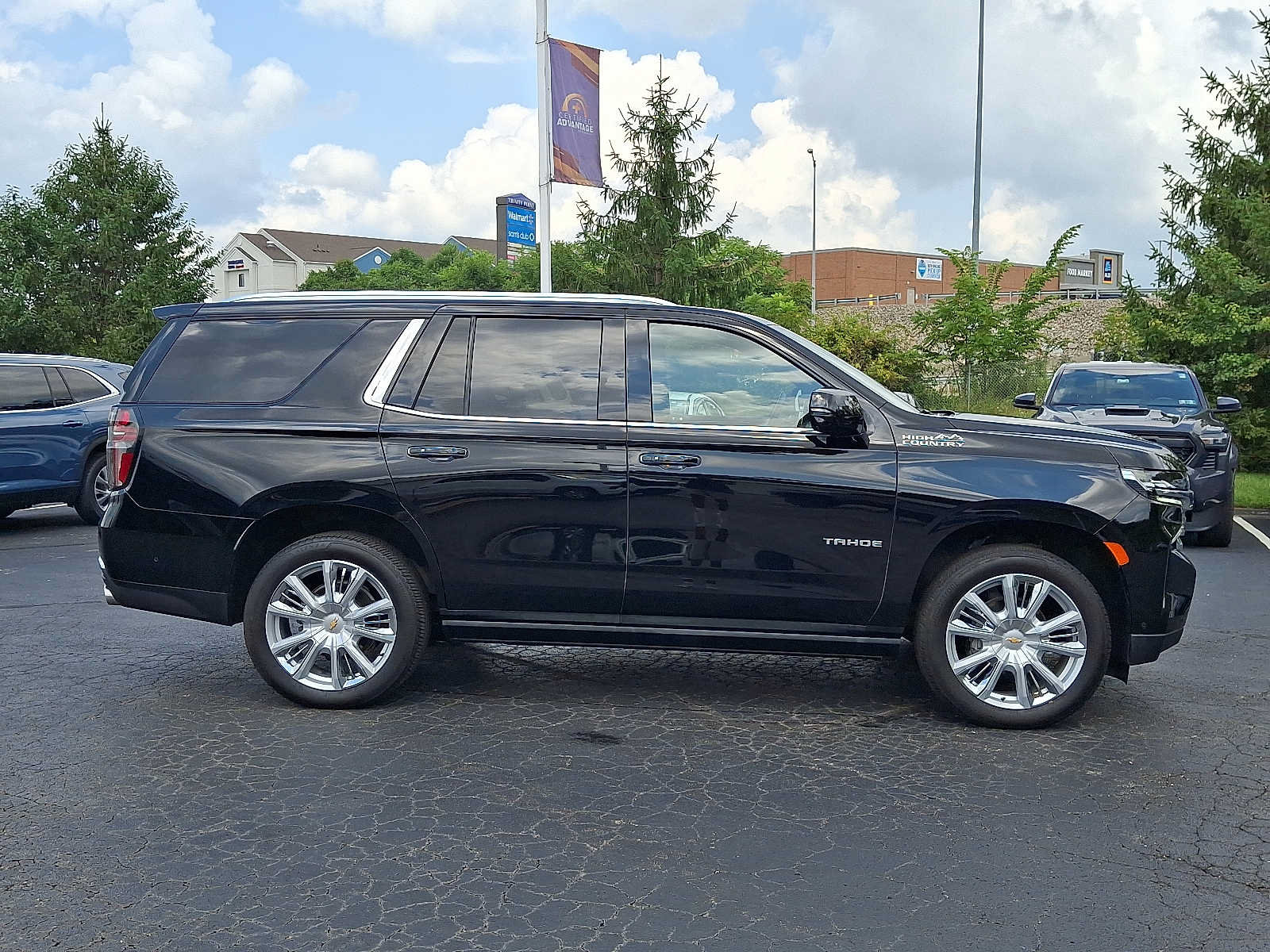 Used 2024 Chevrolet Tahoe High Country w/ Advanced Technology Package AWD/4WD image 7