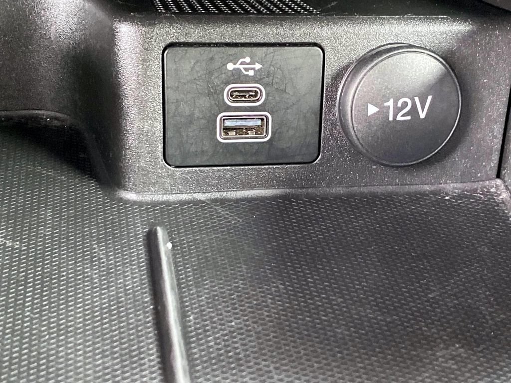 Used 2025 Ford Escape ST-Line Select AWD/4WD image 17