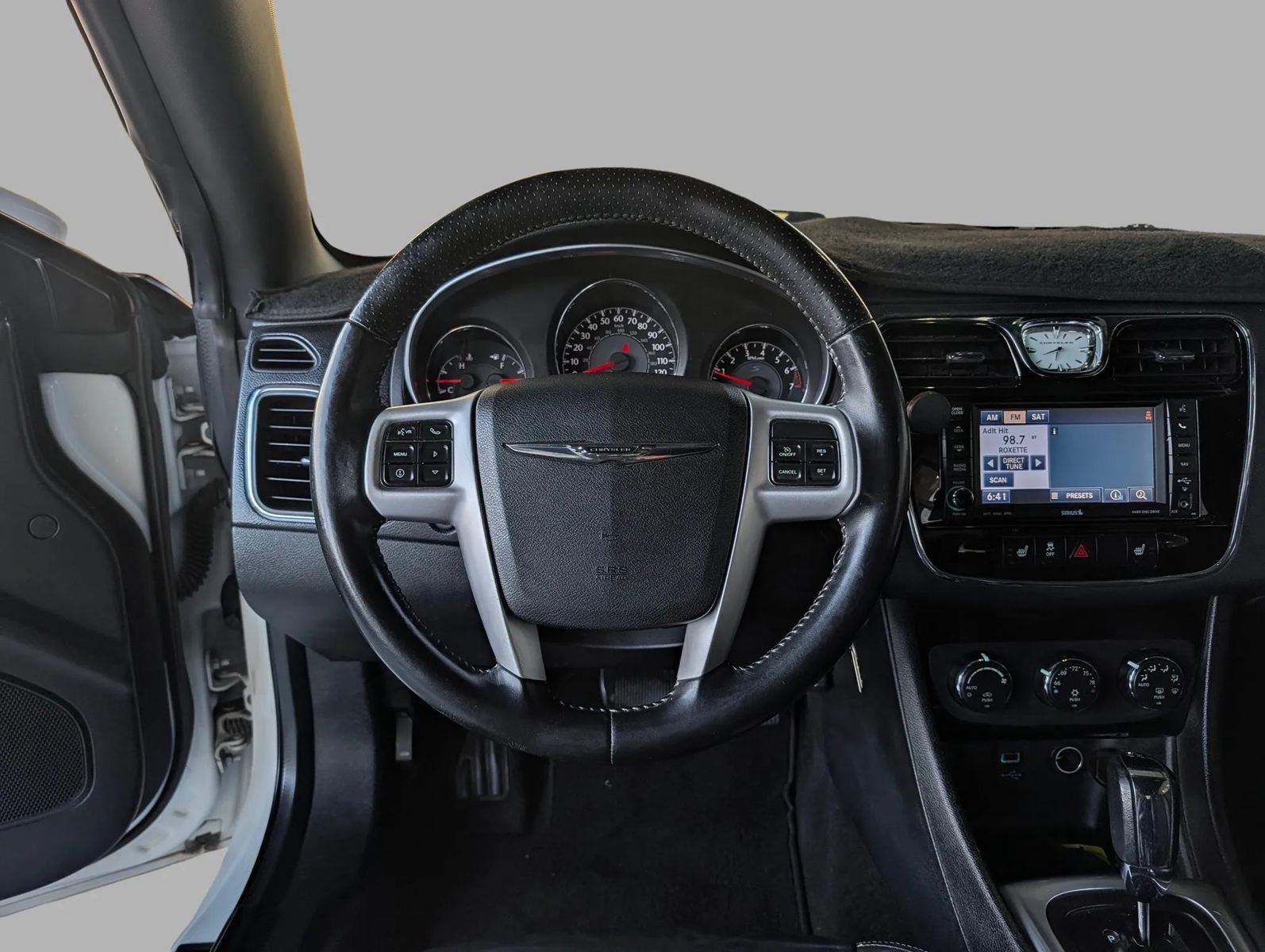 Used 2012 Chrysler 200 S FWD image 30