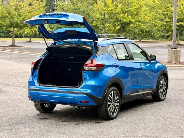Used 2021 Nissan Kicks SR w/ SR Premium Package FWD image 17