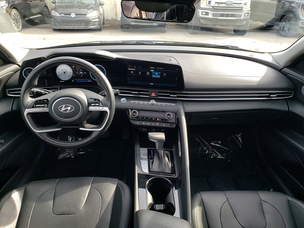 Used 2021 Hyundai Elantra Limited image 28