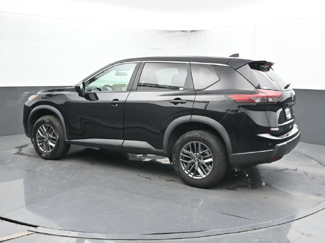Used 2024 Nissan Rogue S AWD/4WD image 9