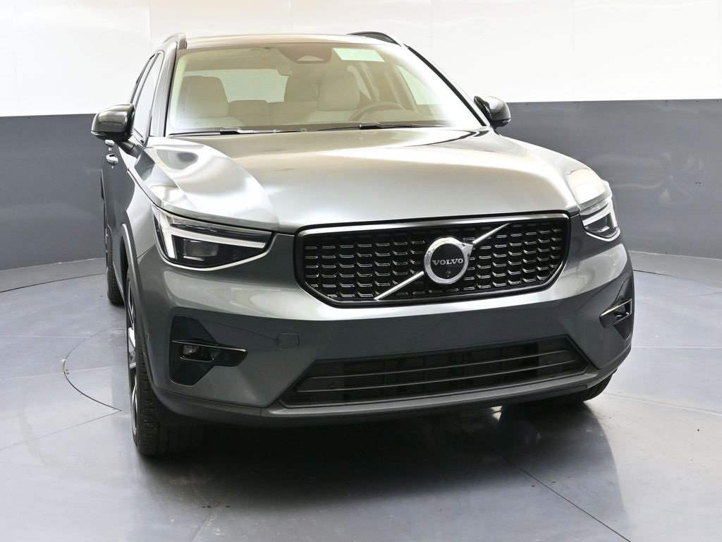 New 2026 Volvo XC40 B5 Ultra w/ Protection Package Premier image 8
