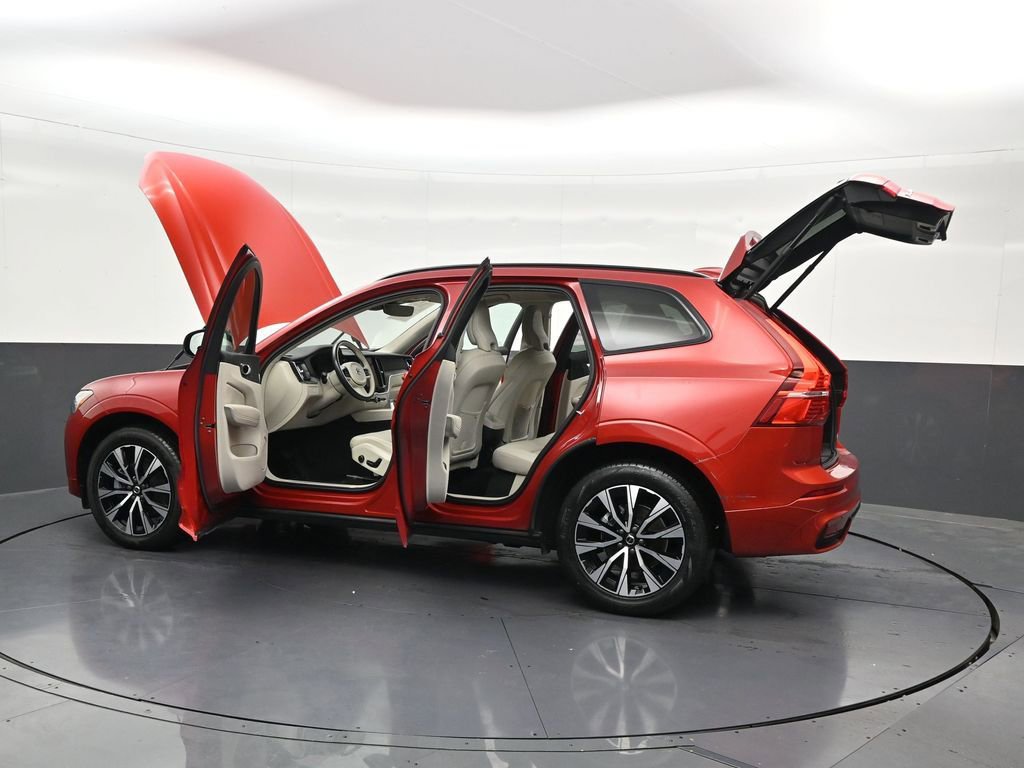 Used 2024 Volvo XC60 B5 Core AWD/4WD image 33