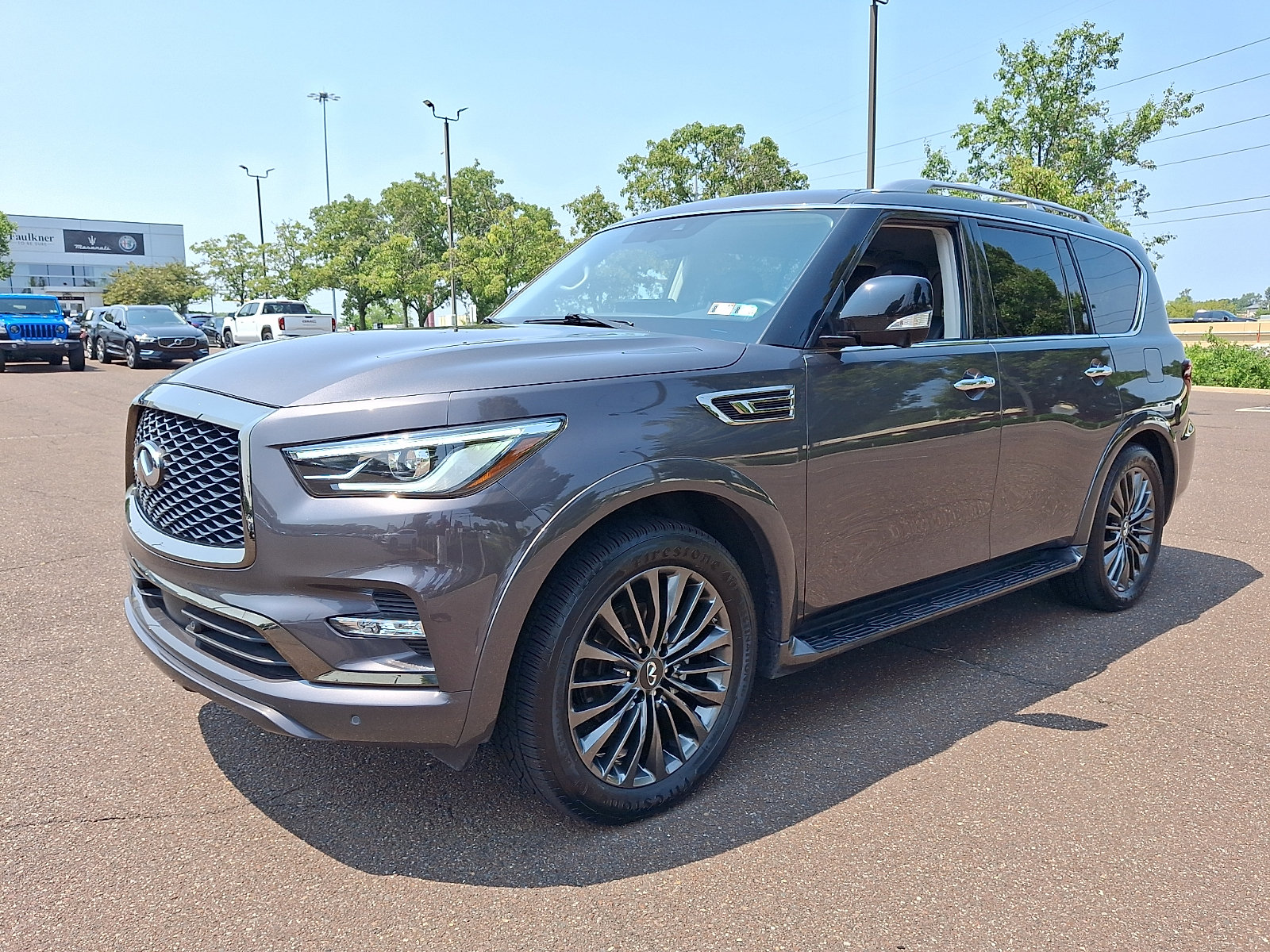Certified 2023 INFINITI QX80 Premium Select w/ Cargo Package AWD/4WD image 3