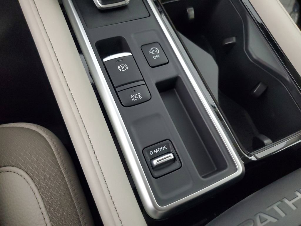 New 2025 Nissan Pathfinder SL image 17