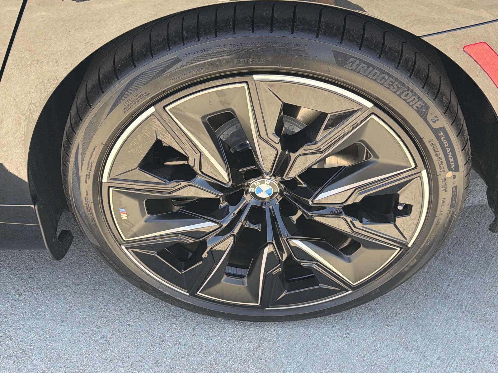 New 2026 BMW 750e xDrive AWD/4WD image 7