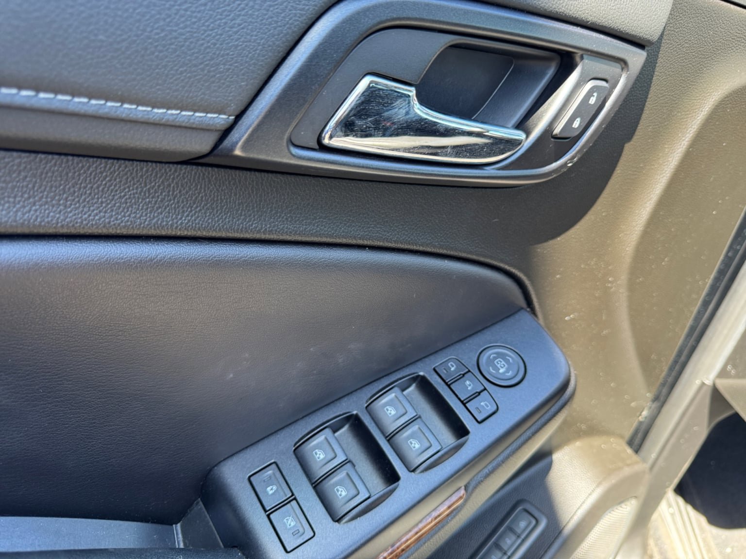 Used 2019 Chevrolet Suburban Premier w/ RST 6.2L Performance Edition image 11