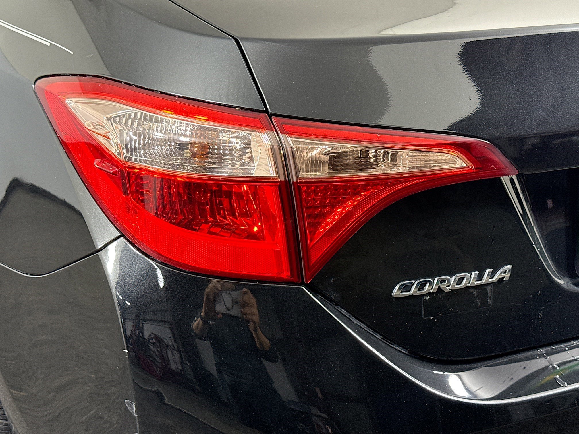 Used 2018 Toyota Corolla L image 35