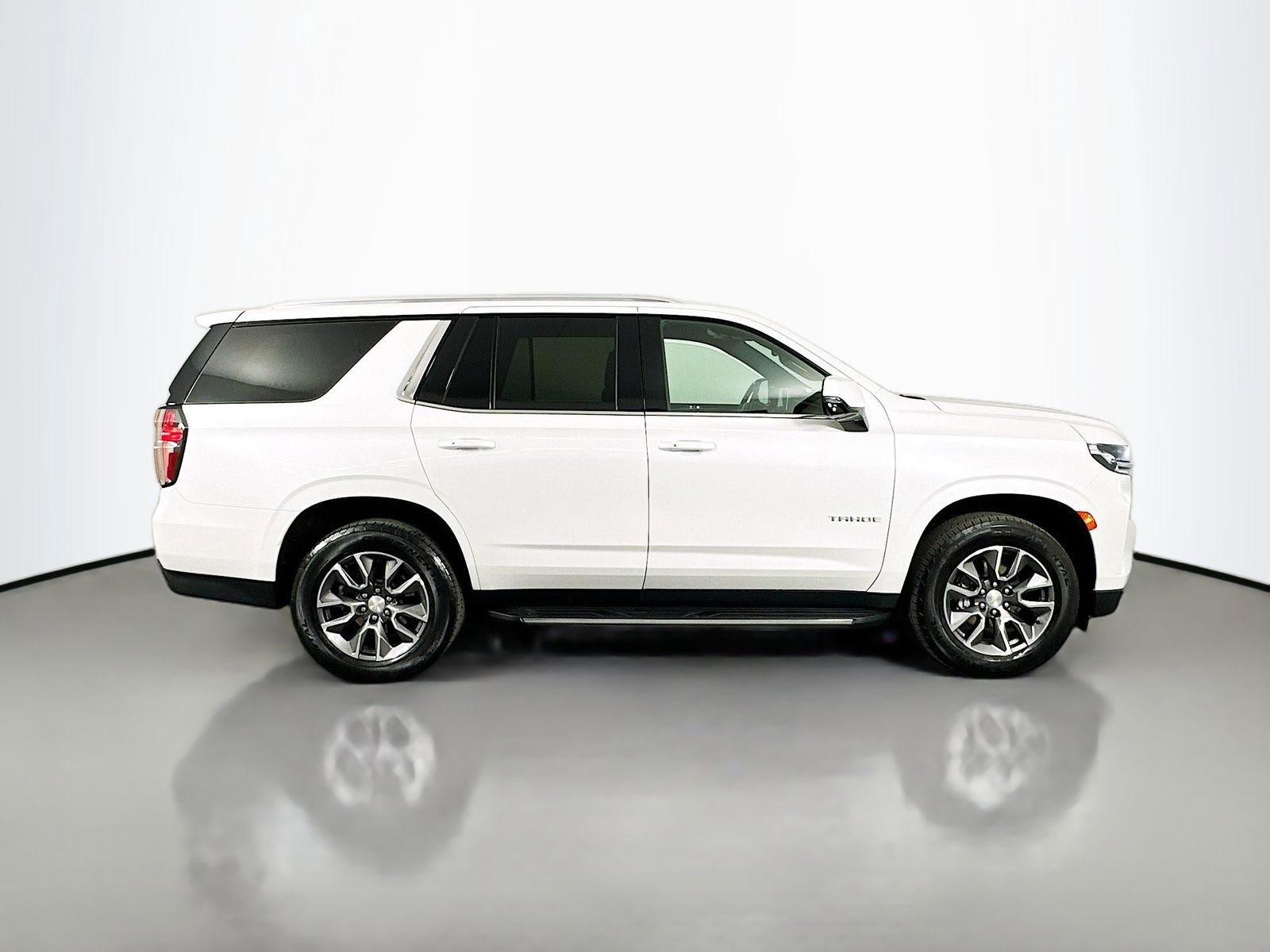 Used 2022 Chevrolet Tahoe LT w/ LT Signature Plus Package image 8