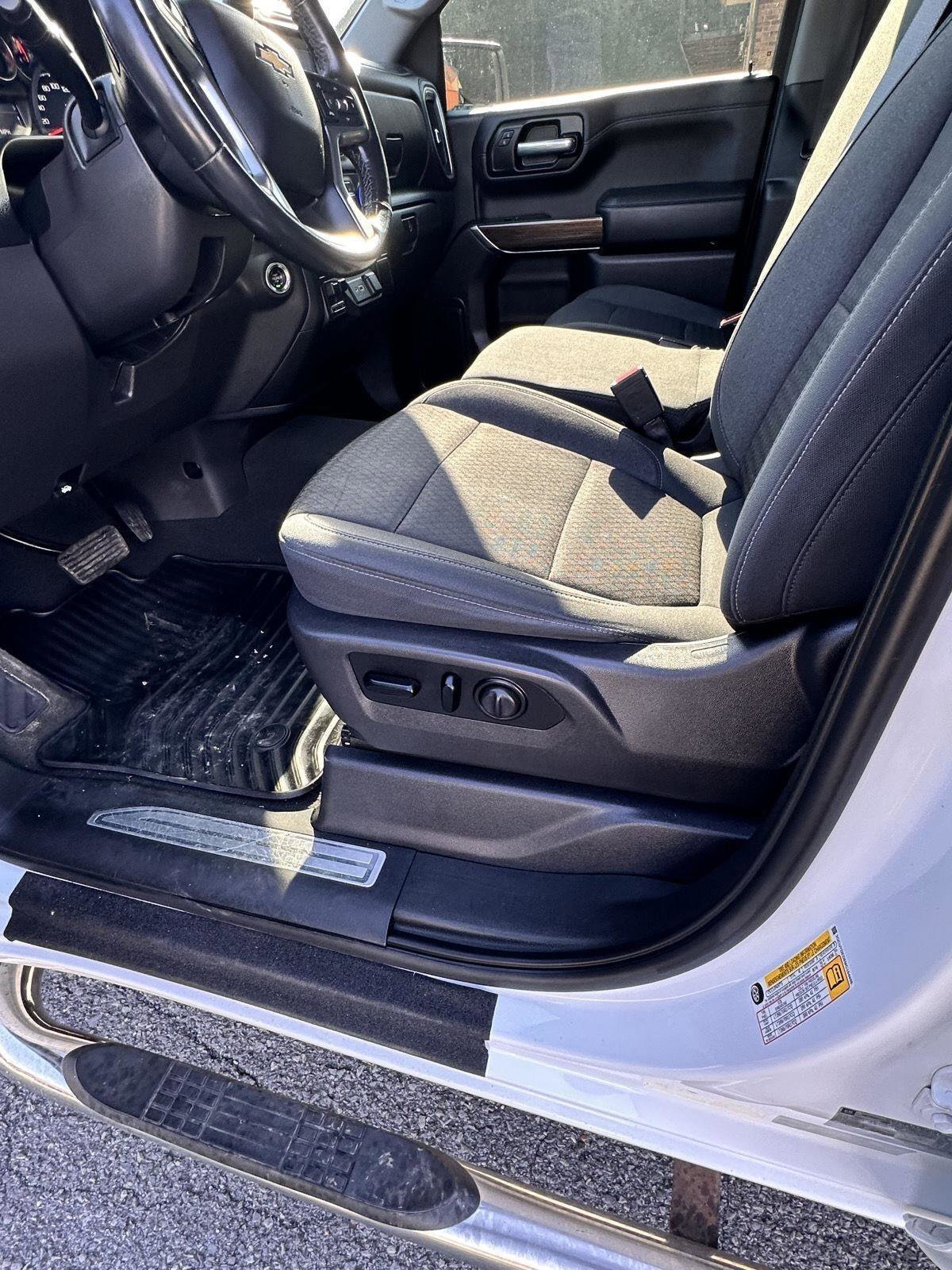 Used 2021 Chevrolet Silverado 1500 LT image 18