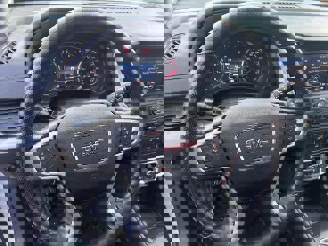 Used 2024 GMC Terrain SLE image 9