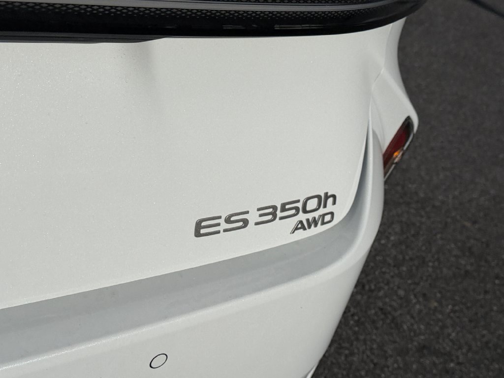 New 2026 Lexus ES 350h AWD w/ Cold Area Package image 29