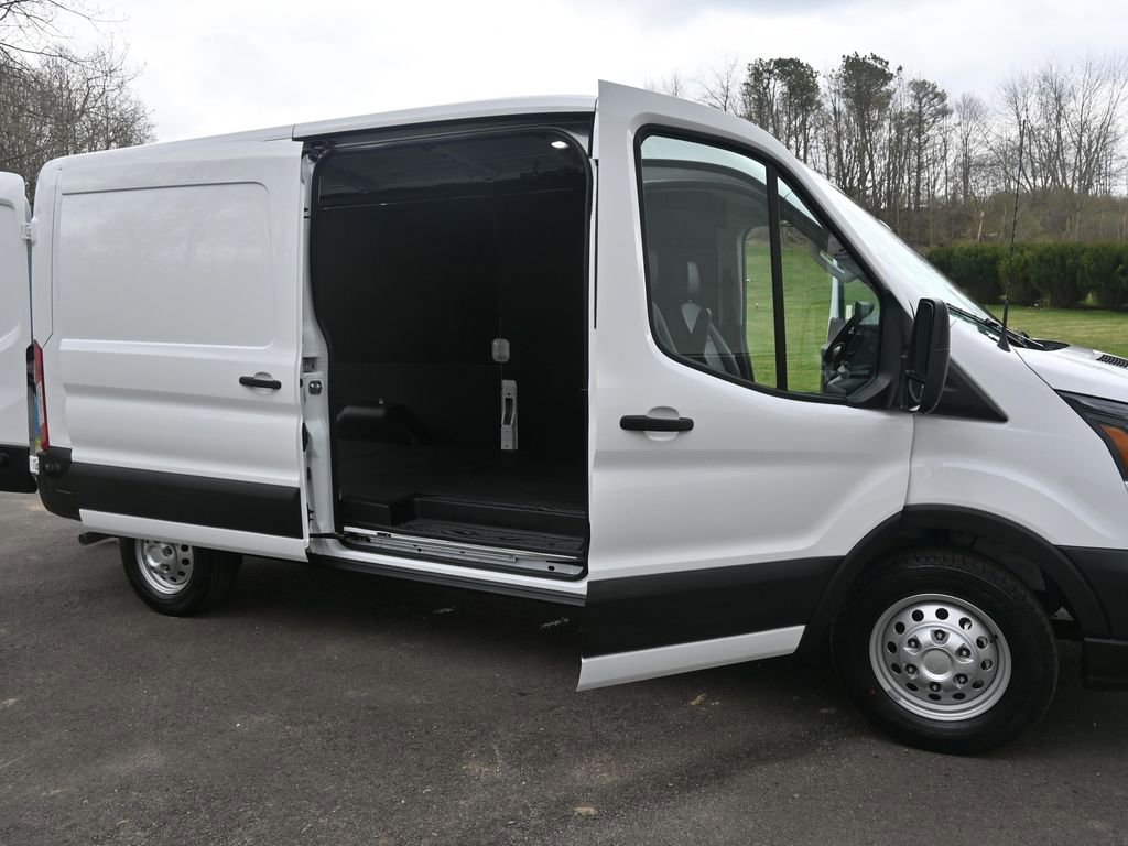 New 2026 Ford Transit 250 148 Medium Roof Extended AWD image 25