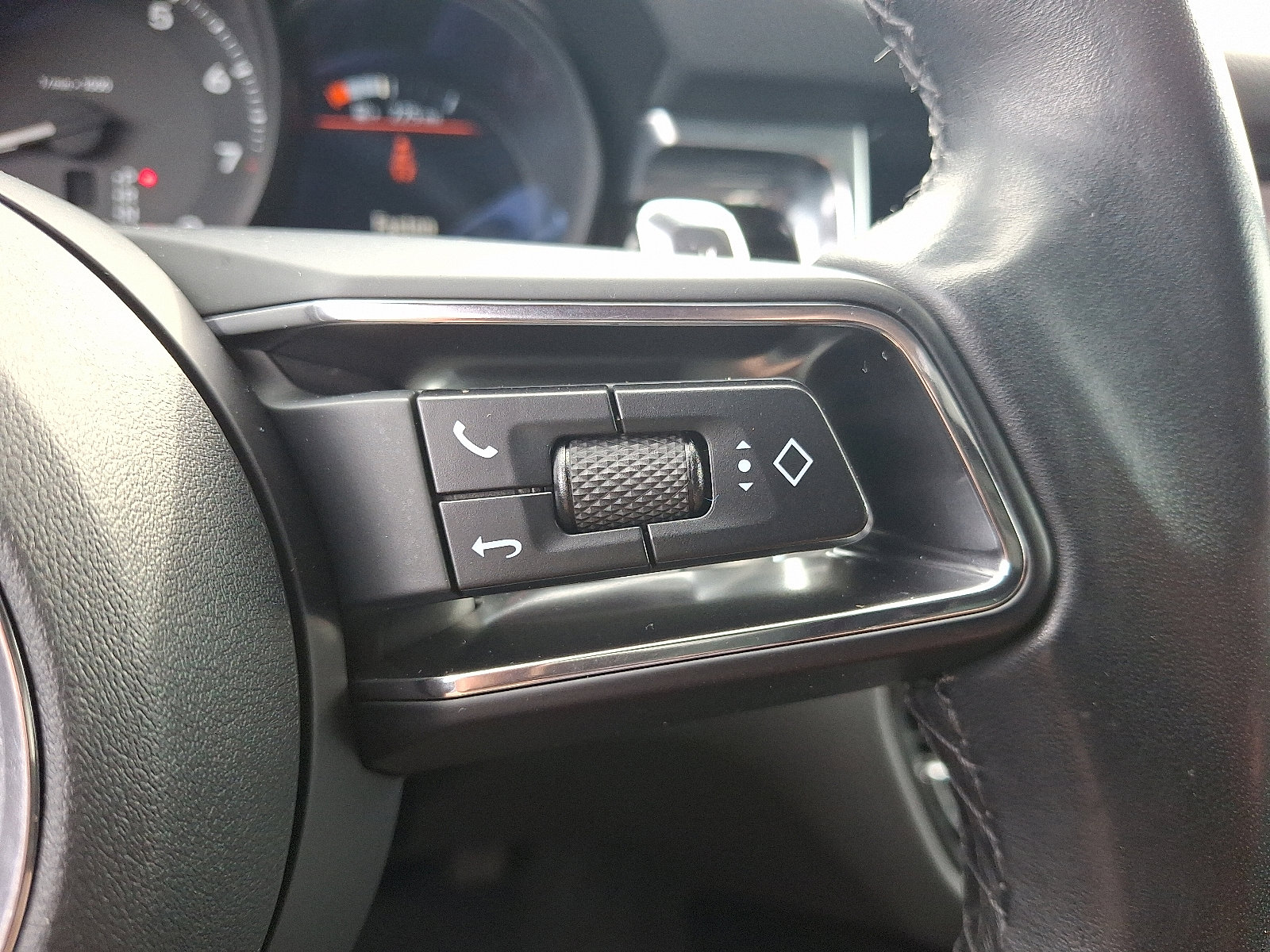 Used 2023 Porsche Macan image 23