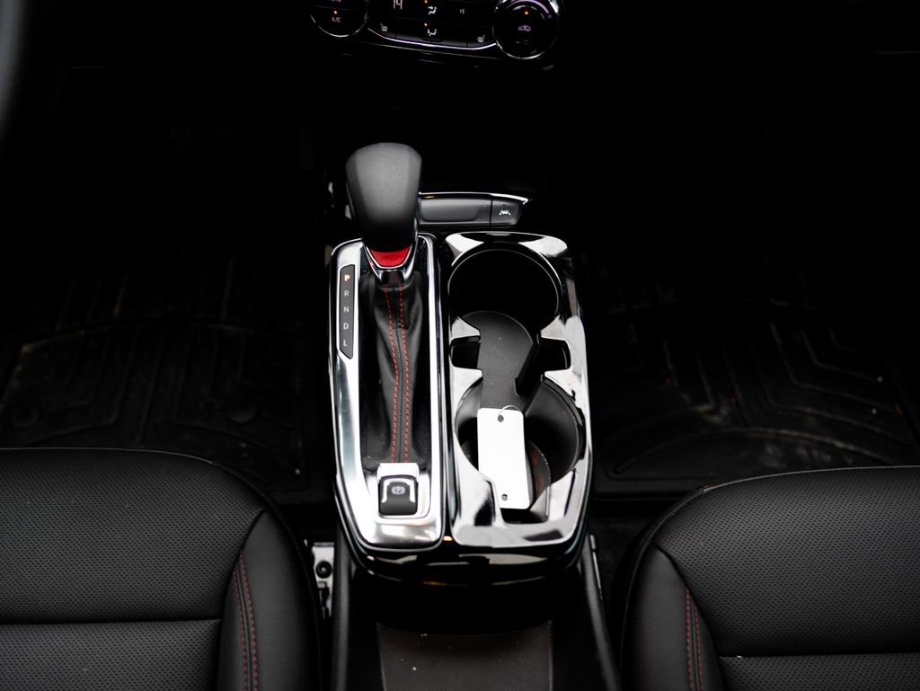 Used 2025 Chevrolet Trax RS w/ Sunroof Package image 25