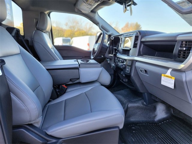 New 2024 Ford F550 4x4 Regular Cab Super Duty image 10