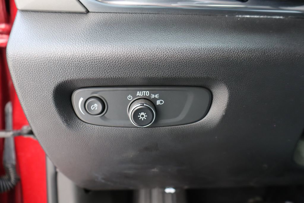 Used 2023 Chevrolet Traverse LT w/ LT Premium Package image 16