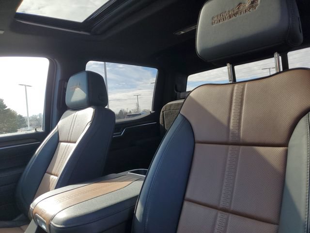 Used 2025 Chevrolet Silverado 1500 High Country AWD/4WD image 5